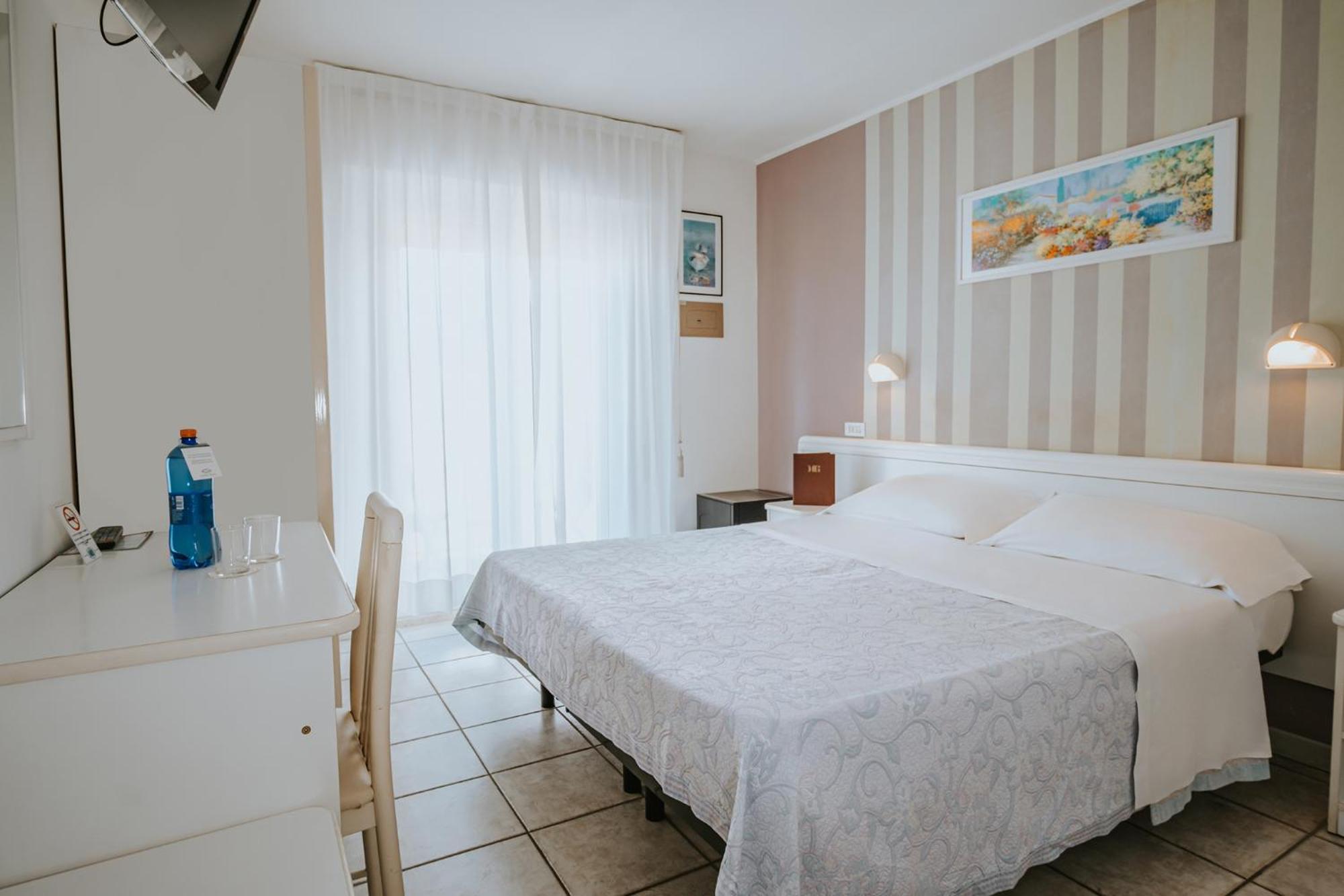 Hotel Gabriella Rimini Esterno foto