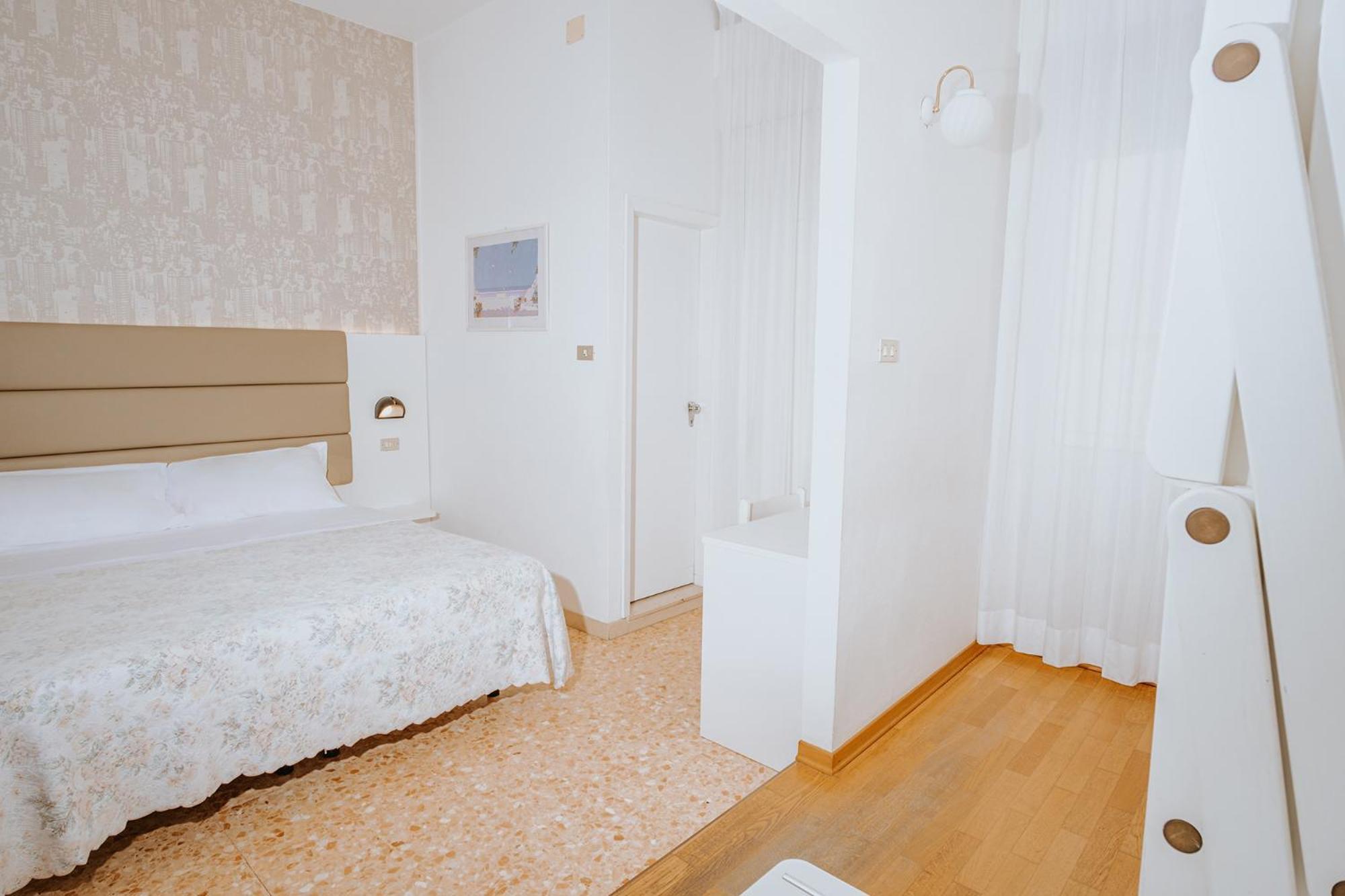 Hotel Gabriella Rimini Esterno foto