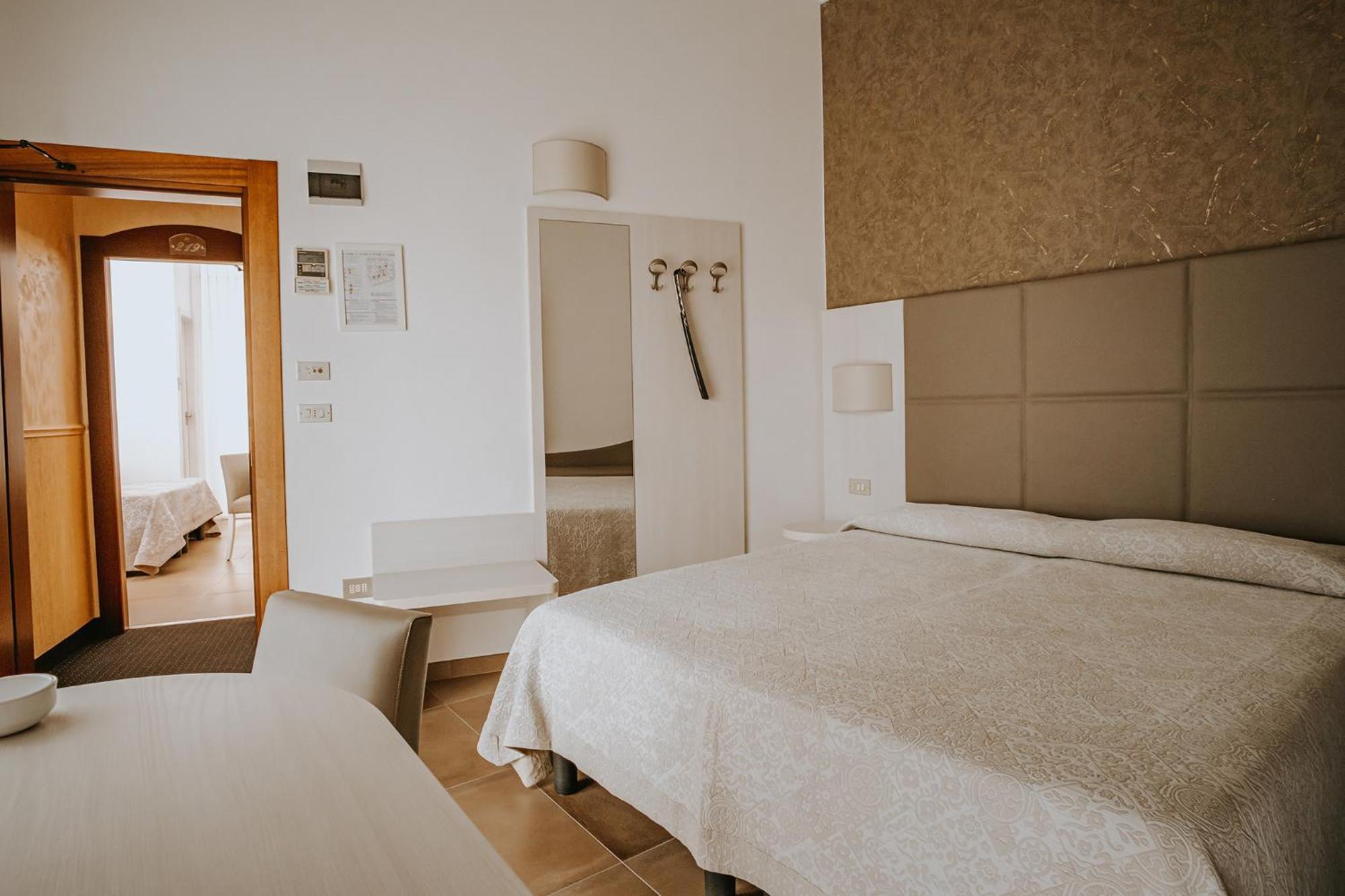 Hotel Gabriella Rimini Esterno foto