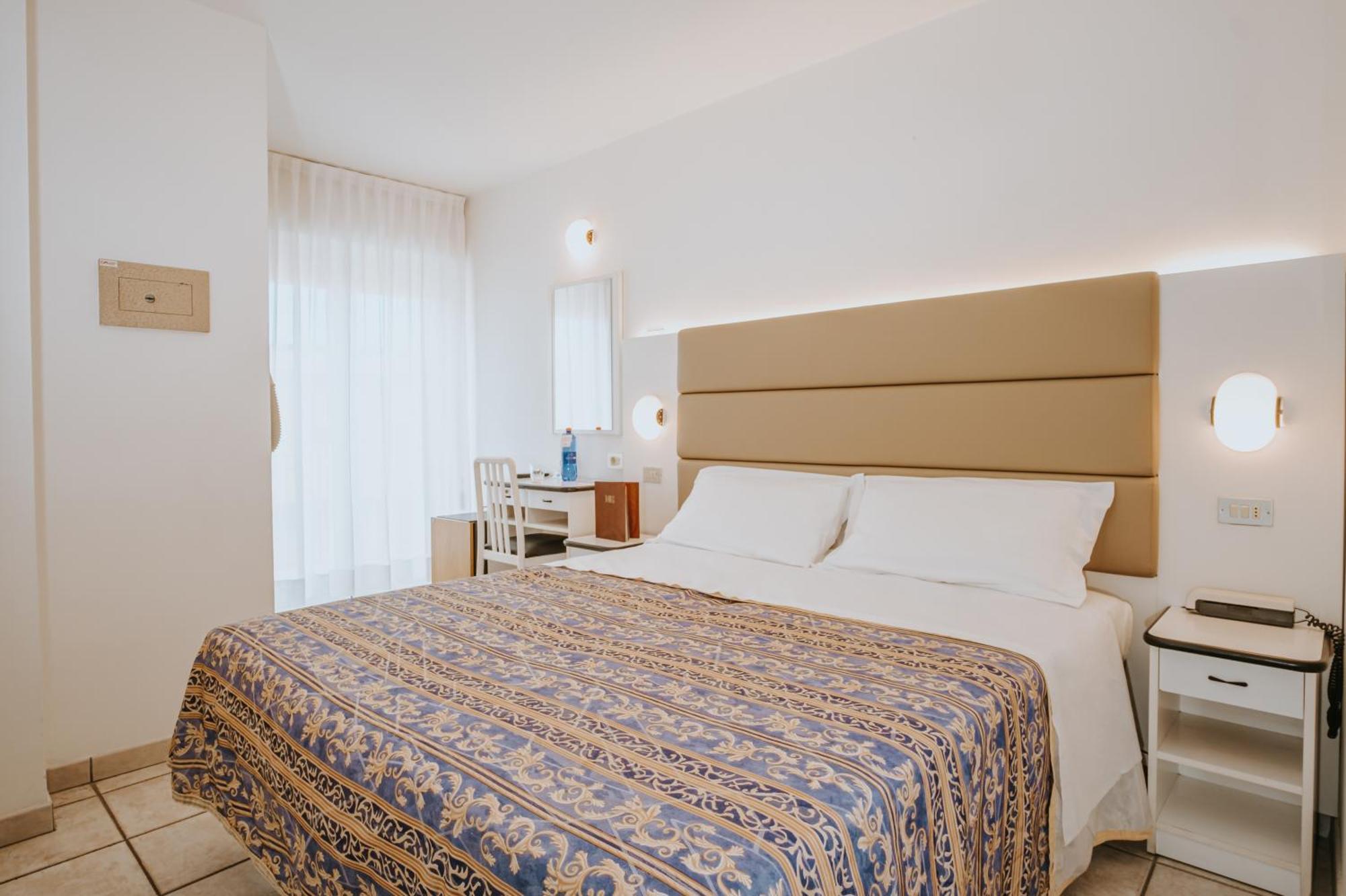 Hotel Gabriella Rimini Esterno foto