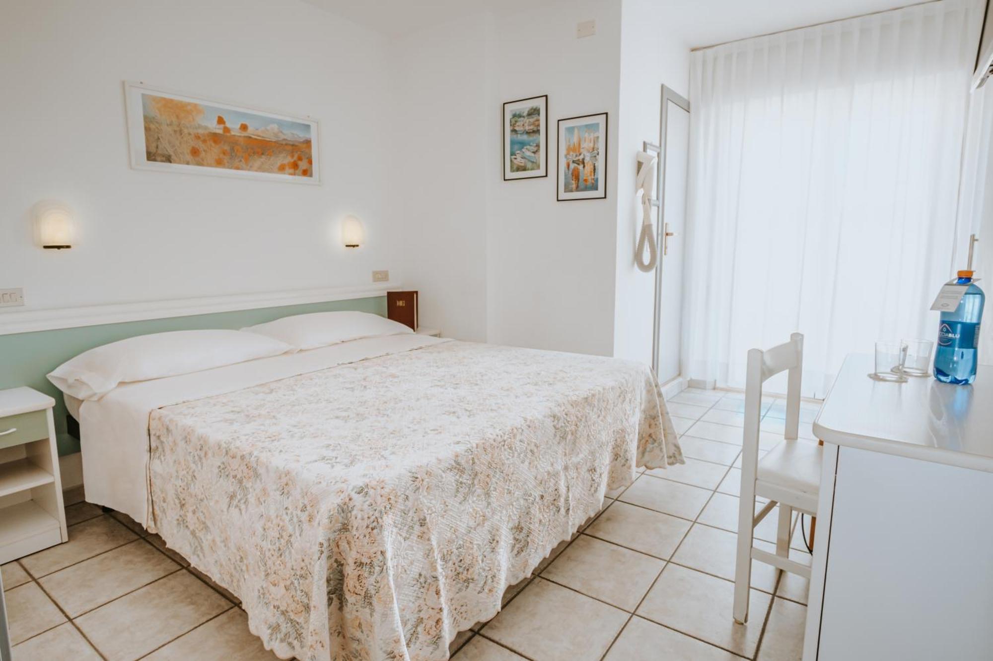 Hotel Gabriella Rimini Esterno foto