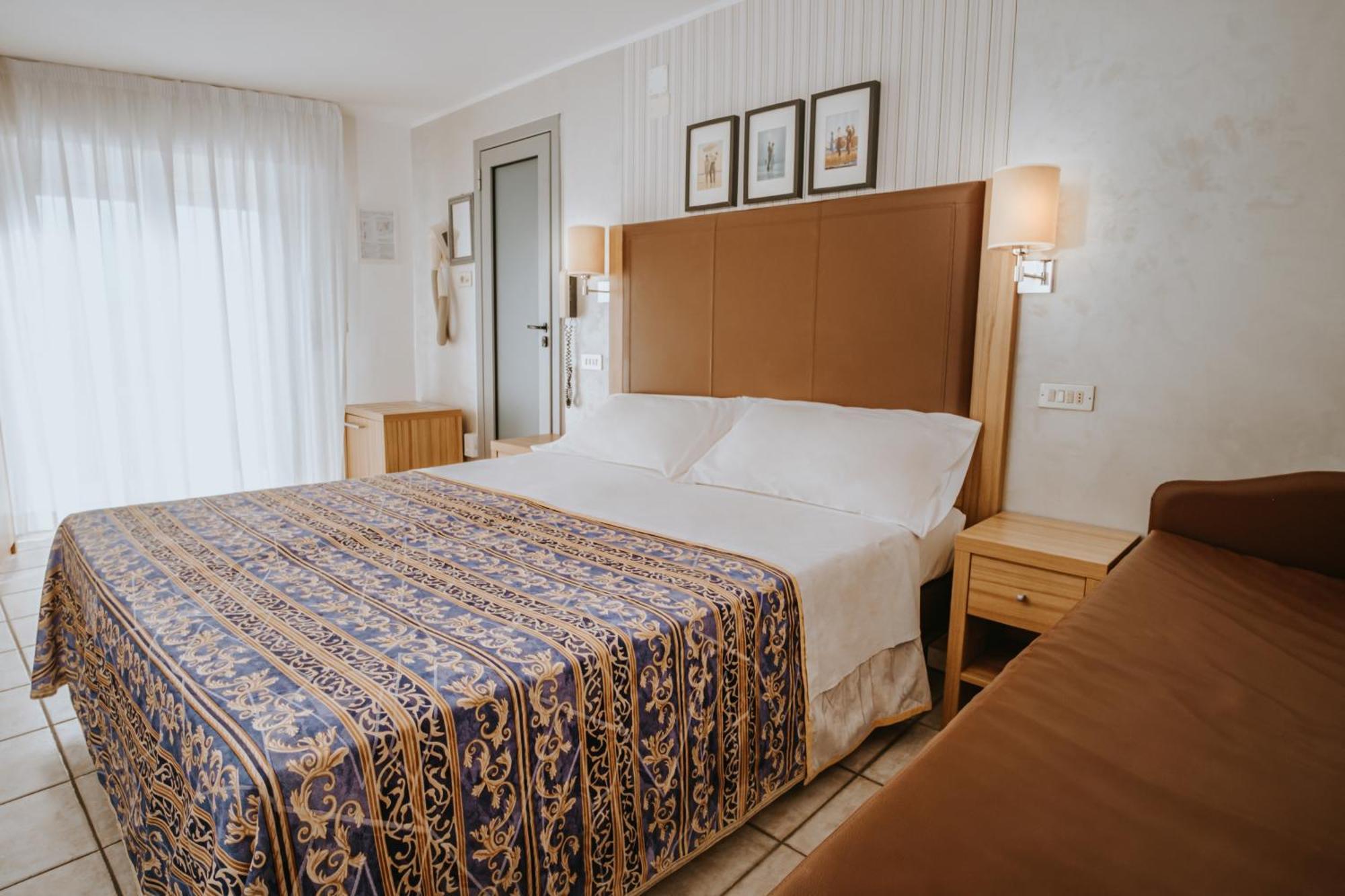 Hotel Gabriella Rimini Esterno foto