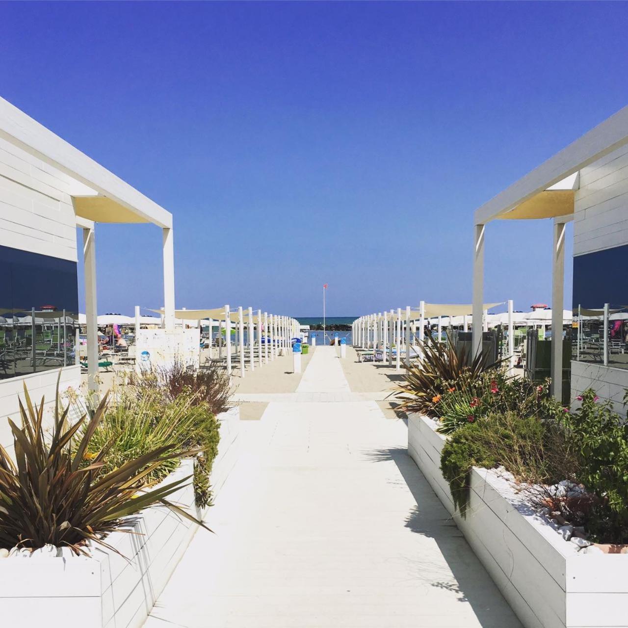 Hotel Gabriella Rimini Esterno foto